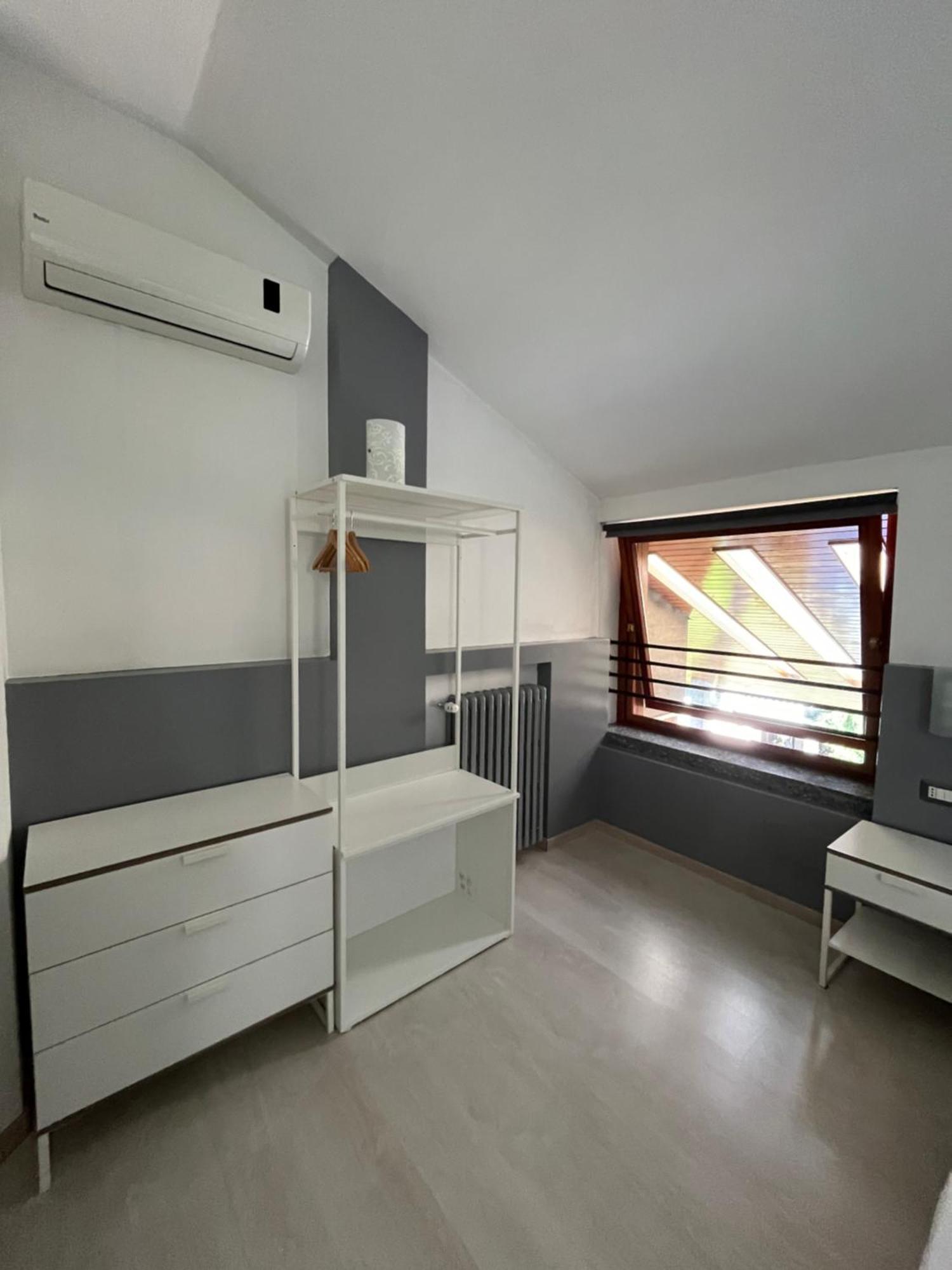 Bella Vita Guesthouse -Parcheggio Privato Interno Arona Exterior foto