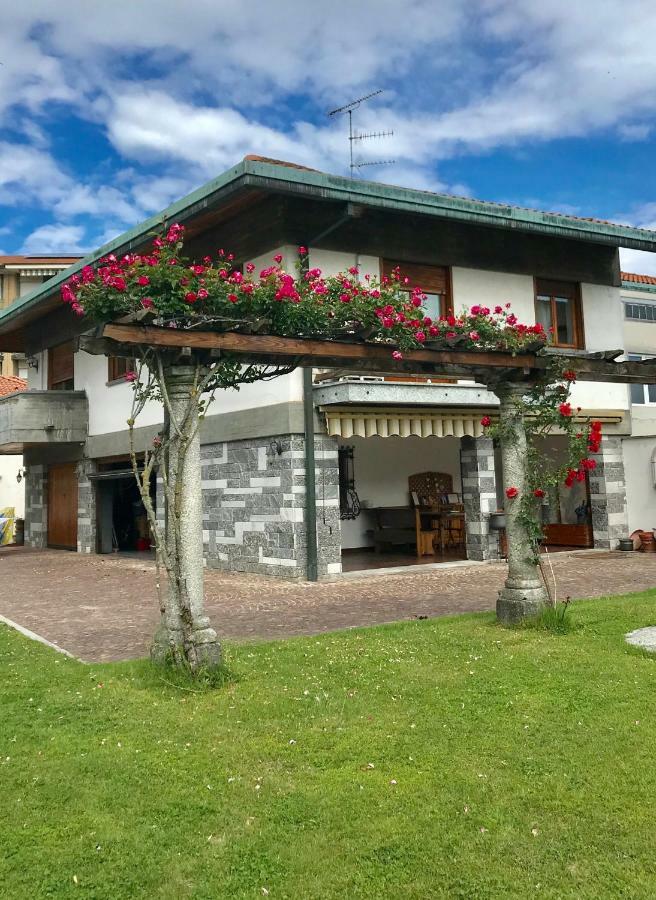 Bella Vita Guesthouse -Parcheggio Privato Interno Arona Exterior foto